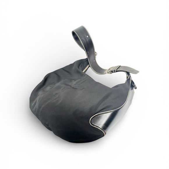 Tod's Elegant Black Hobo Bag - Picture 3 of 6